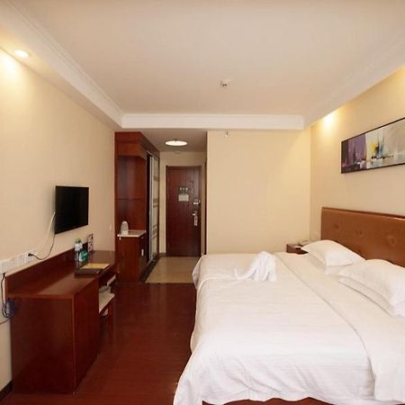 Greentree Inn Hainan Haikou East Train Station East Fengxiang Road Business Hotel Экстерьер фото