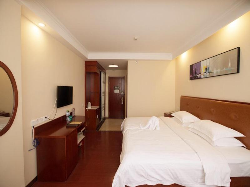Greentree Inn Hainan Haikou East Train Station East Fengxiang Road Business Hotel Экстерьер фото