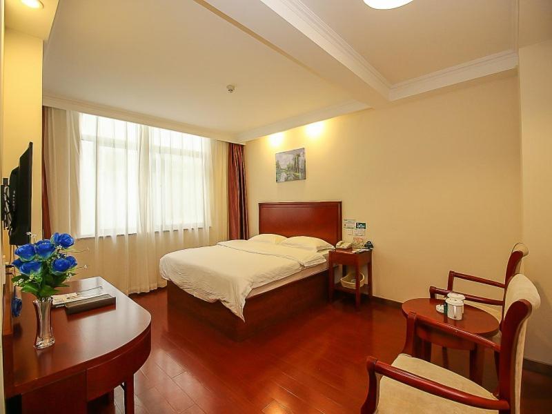 Greentree Inn Hainan Haikou East Train Station East Fengxiang Road Business Hotel Экстерьер фото