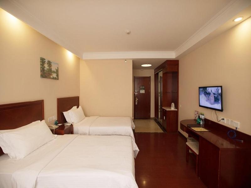 Greentree Inn Hainan Haikou East Train Station East Fengxiang Road Business Hotel Экстерьер фото