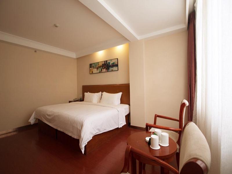 Greentree Inn Hainan Haikou East Train Station East Fengxiang Road Business Hotel Экстерьер фото