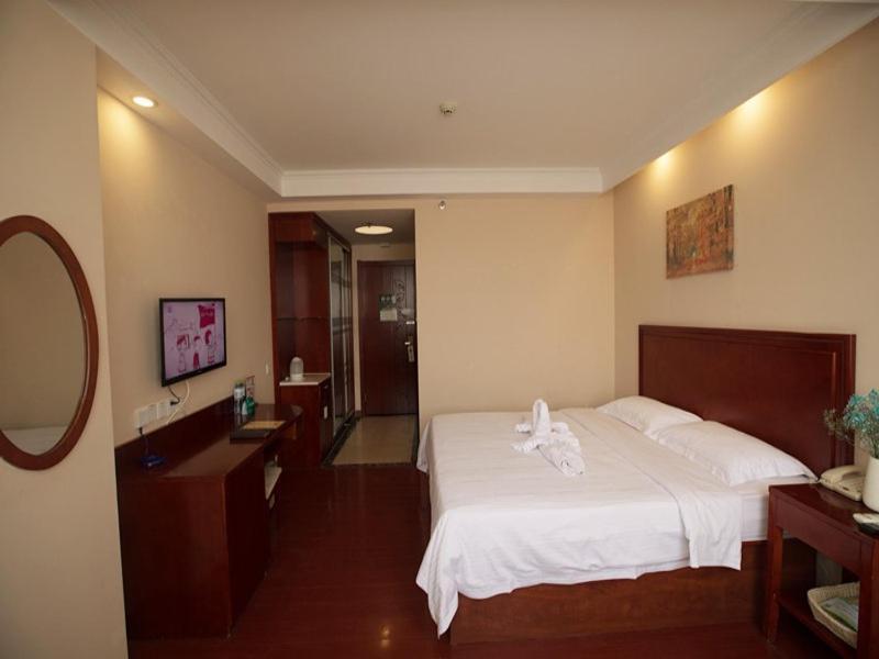 Greentree Inn Hainan Haikou East Train Station East Fengxiang Road Business Hotel Экстерьер фото