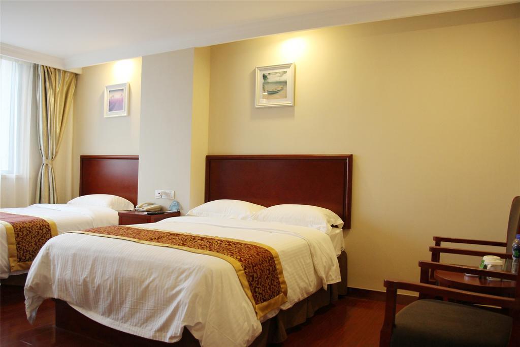 Greentree Inn Hainan Haikou East Train Station East Fengxiang Road Business Hotel Экстерьер фото
