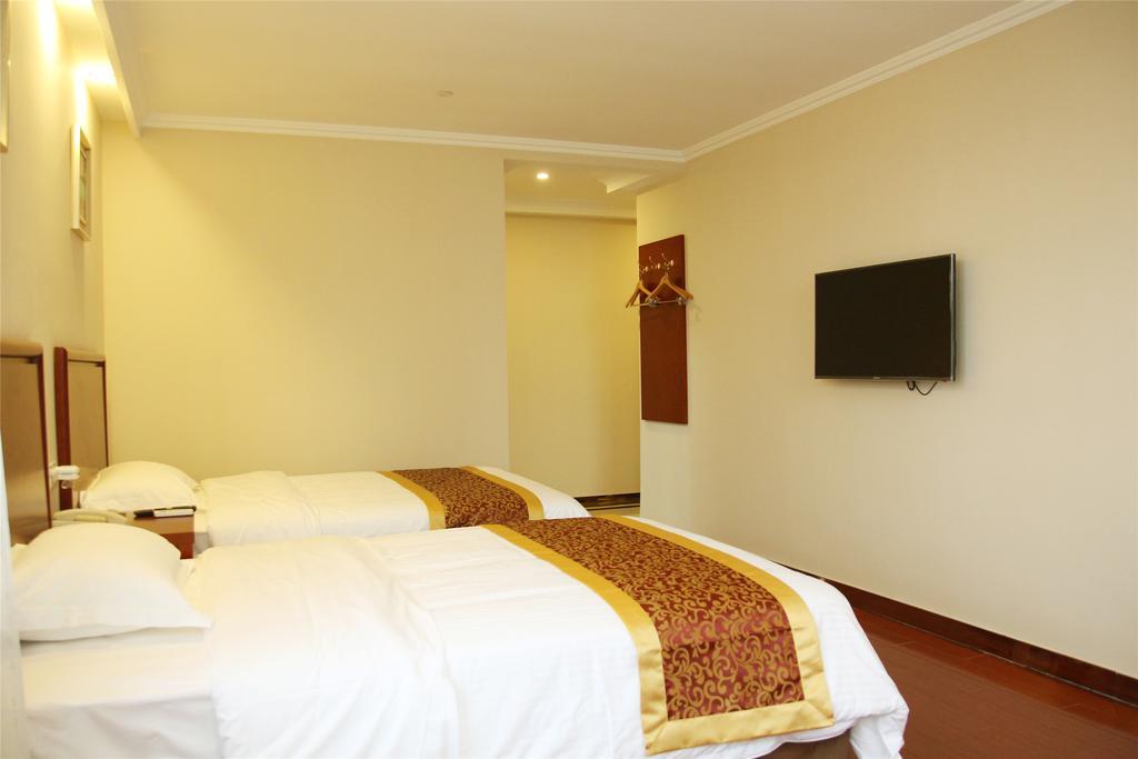 Greentree Inn Hainan Haikou East Train Station East Fengxiang Road Business Hotel Экстерьер фото