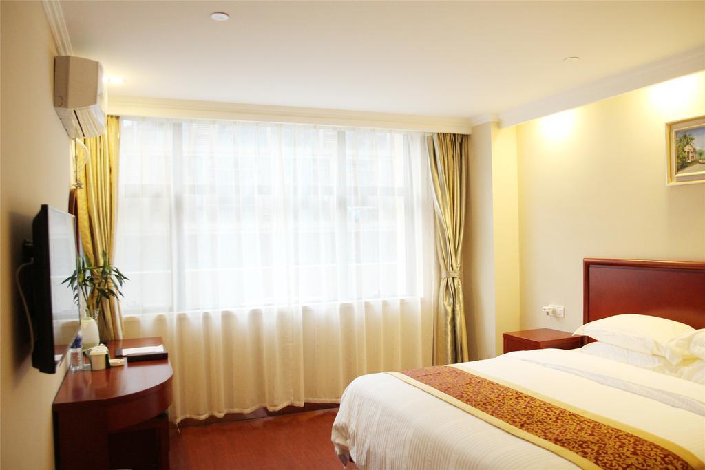 Greentree Inn Hainan Haikou East Train Station East Fengxiang Road Business Hotel Экстерьер фото
