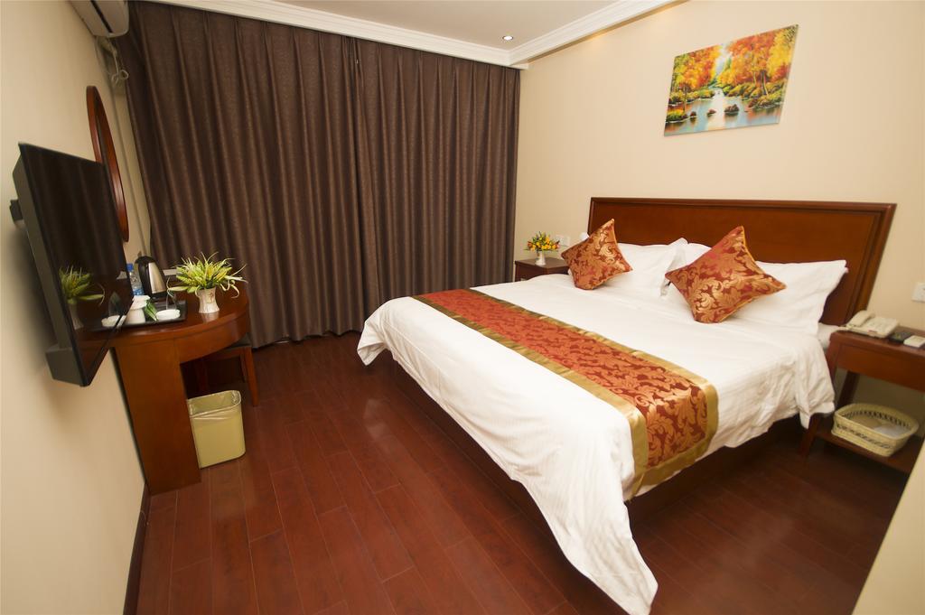Greentree Inn Hainan Haikou East Train Station East Fengxiang Road Business Hotel Экстерьер фото