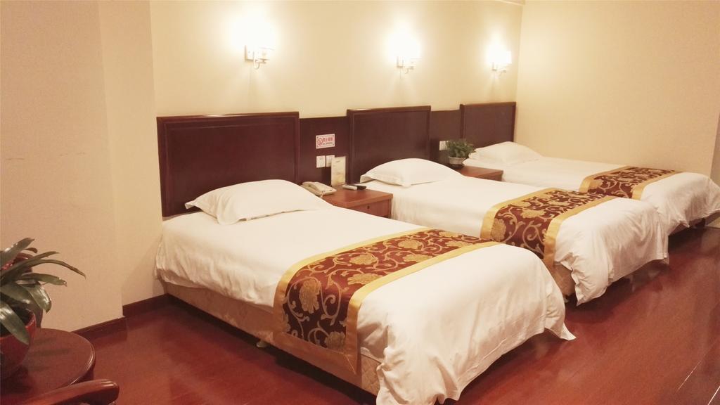 Greentree Inn Hainan Haikou East Train Station East Fengxiang Road Business Hotel Экстерьер фото