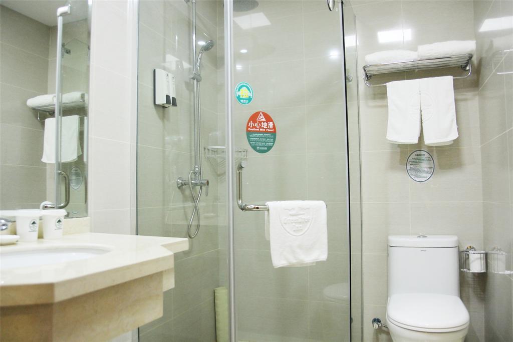 Greentree Inn Hainan Haikou East Train Station East Fengxiang Road Business Hotel Экстерьер фото